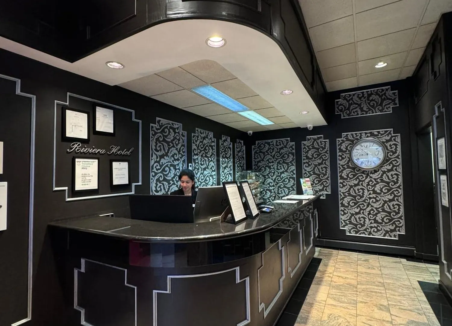 Divya Sutra Suites On Robson Downtown Vancouver Aparthotel