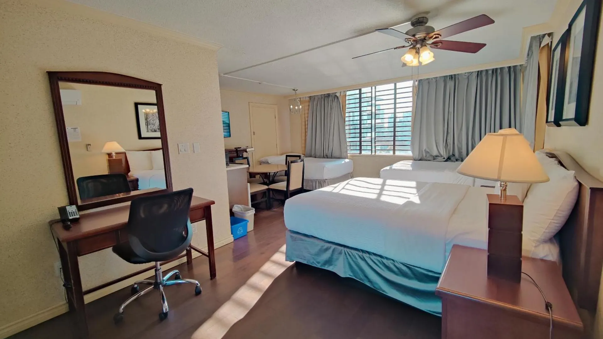 Divya Sutra Suites On Robson Downtown Vancouver Aparthotel