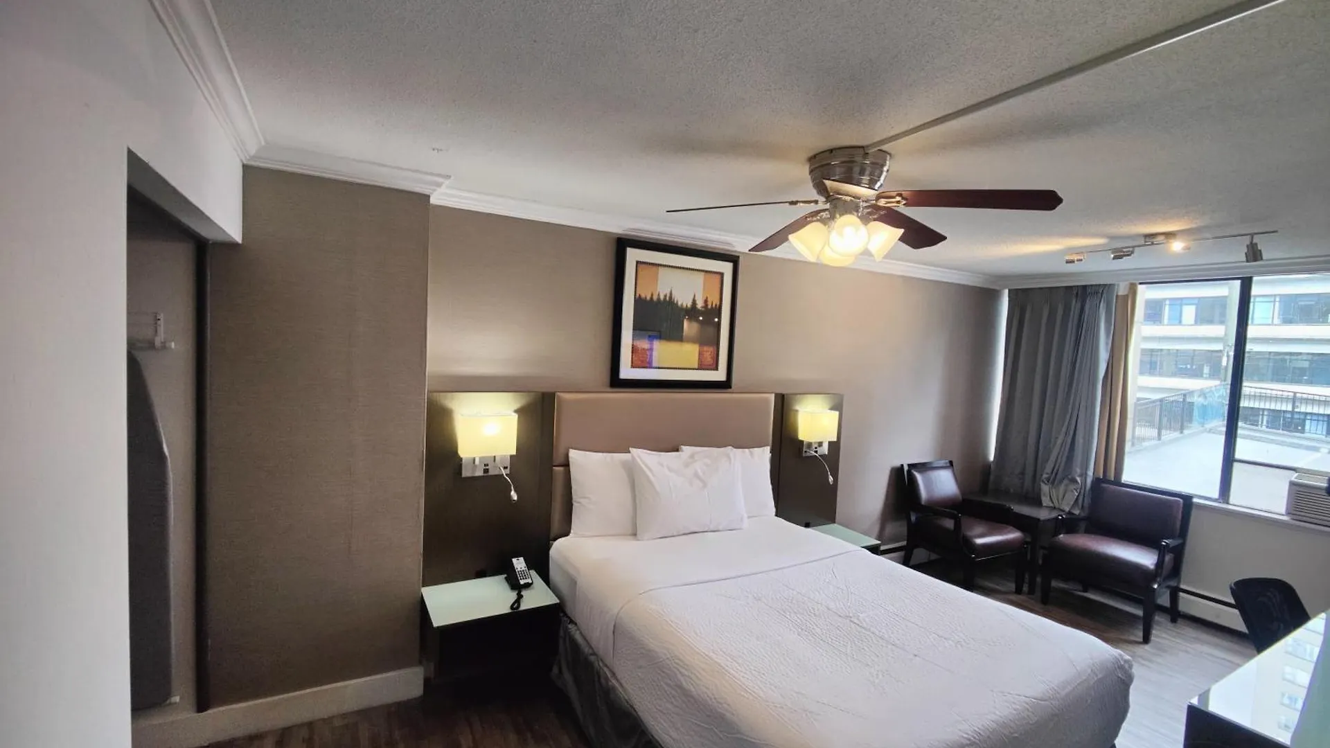 Divya Sutra Suites On Robson Downtown Vancouver Aparthotel