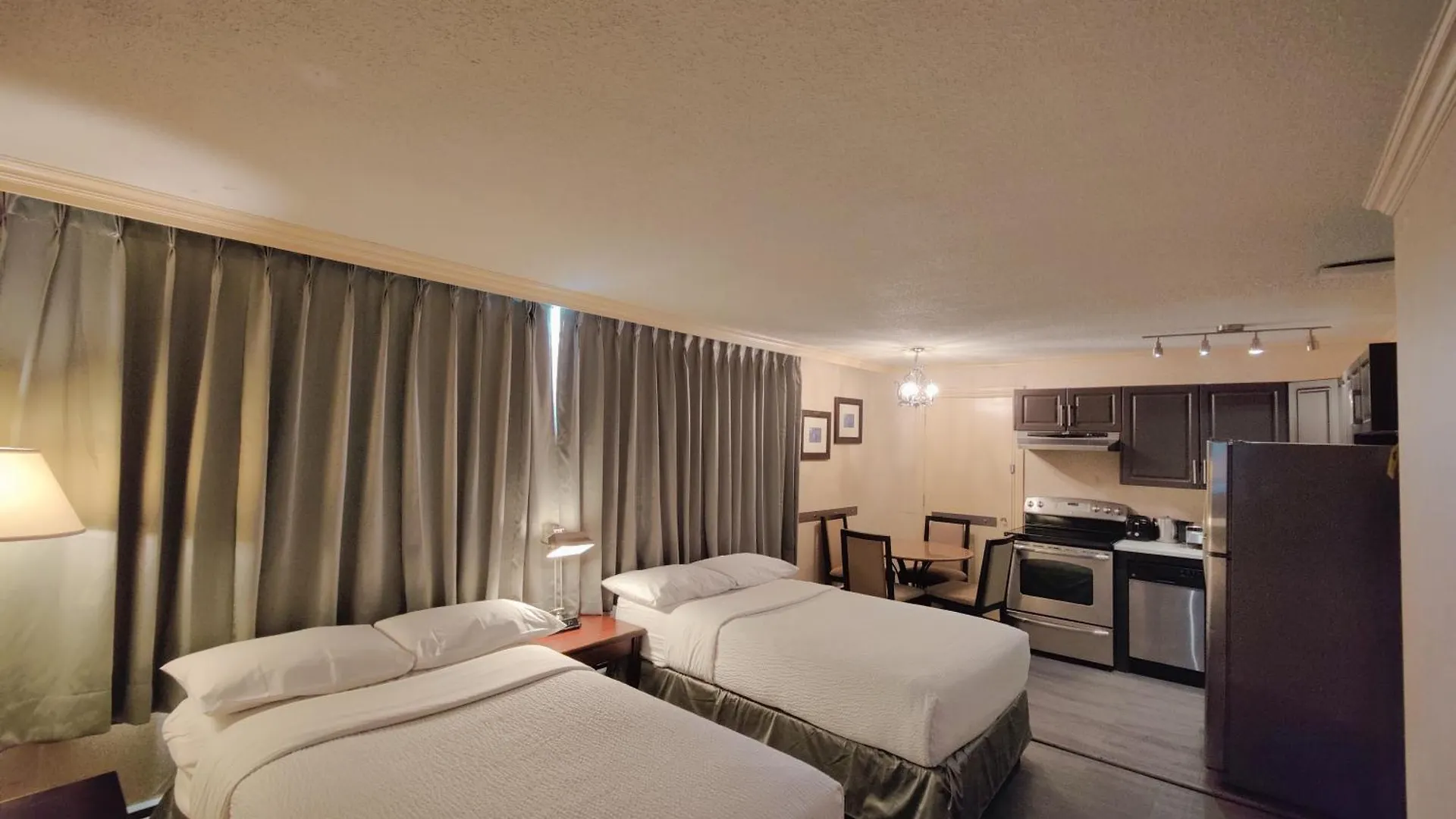 *** Aparthotel Divya Sutra Suites On Robson Downtown Vancouver Canada