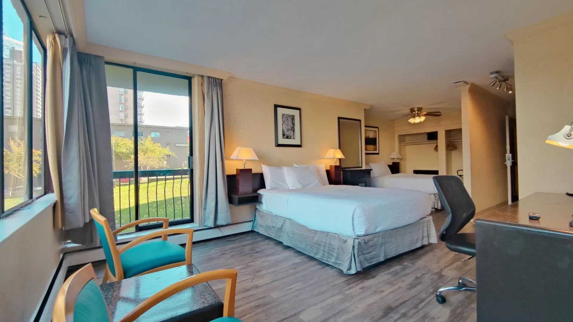 Divya Sutra Suites On Robson Downtown Vancouver 3*,  Canada