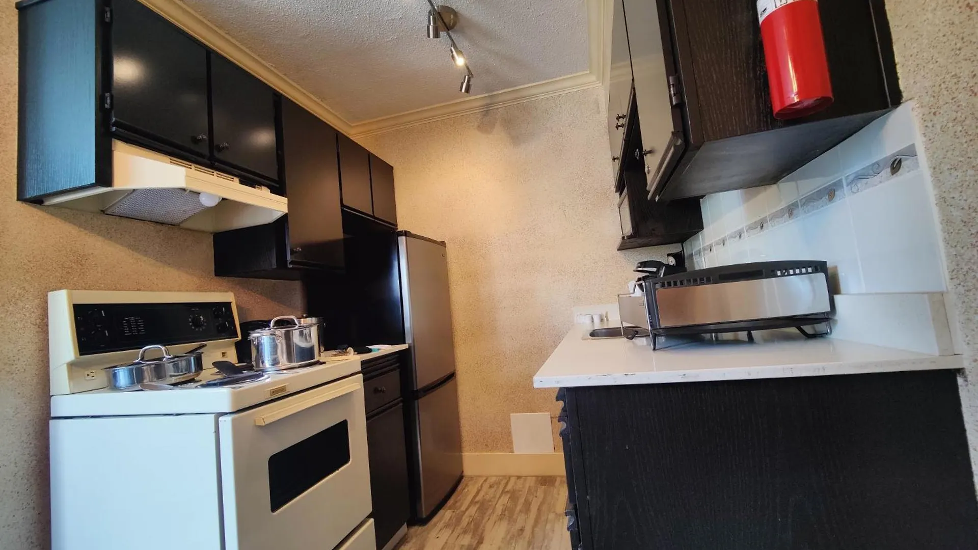 Divya Sutra Suites On Robson Downtown Vancouver