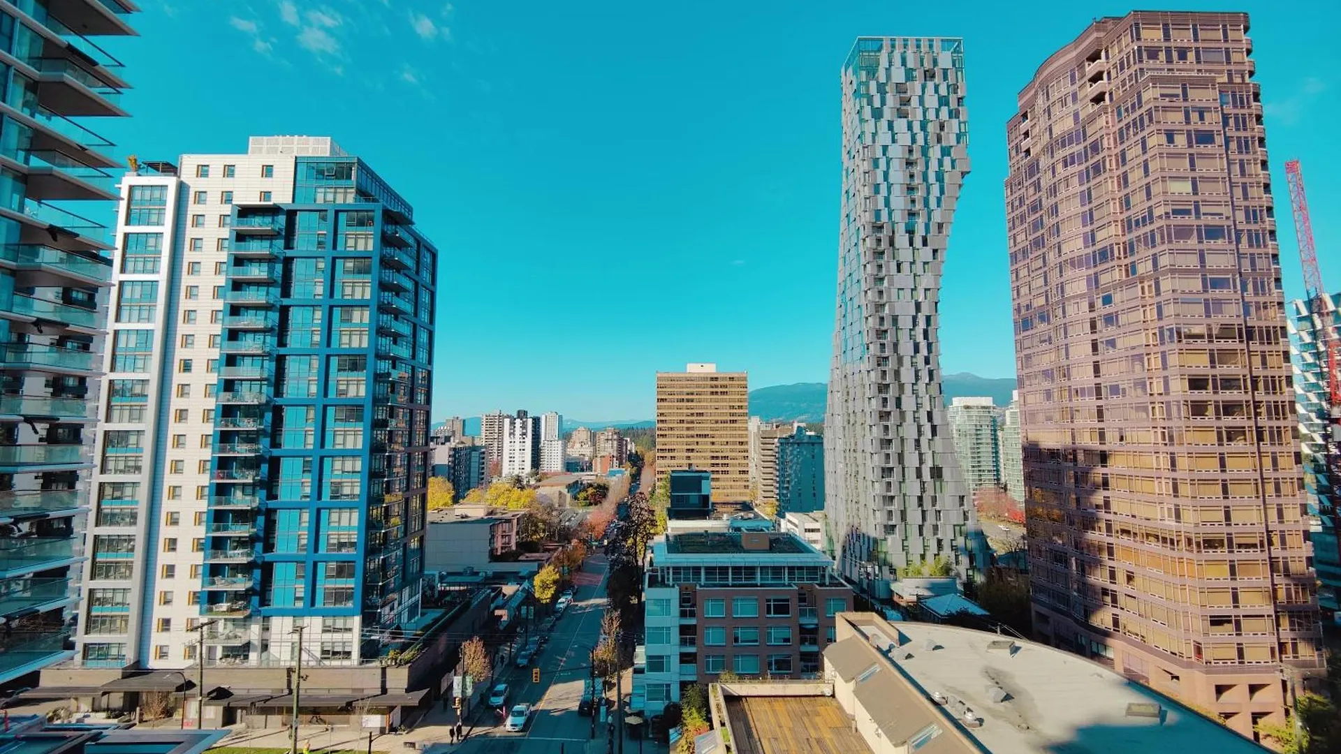 *** Aparthotel Divya Sutra Suites On Robson Downtown Vancouver Canada