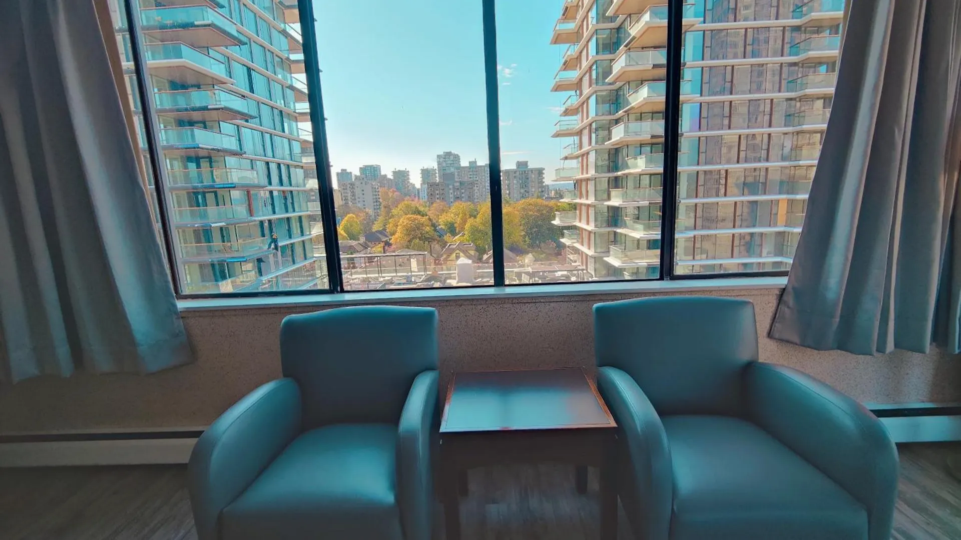 Divya Sutra Suites On Robson Downtown Vancouver