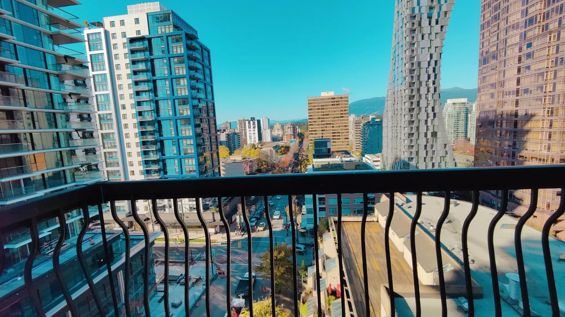 Divya Sutra Suites On Robson Downtown Vancouver 3*,
