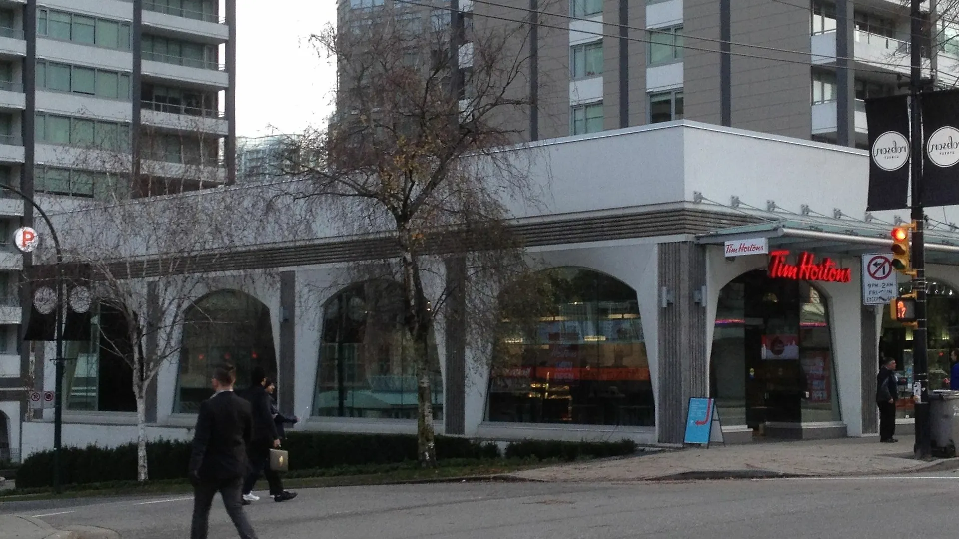 Divya Sutra Suites On Robson Downtown Vancouver Aparthotel