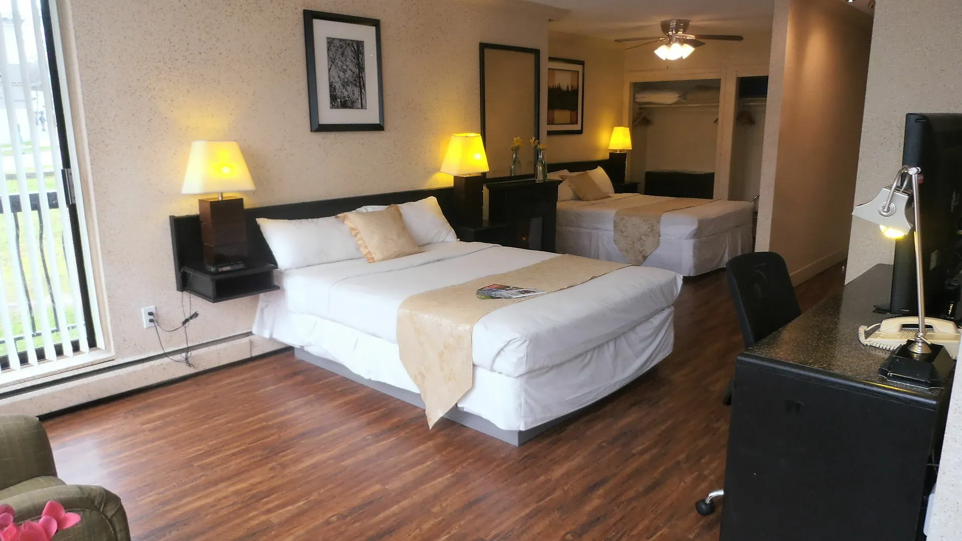 Divya Sutra Suites On Robson Downtown Vancouver 3*,  Canada