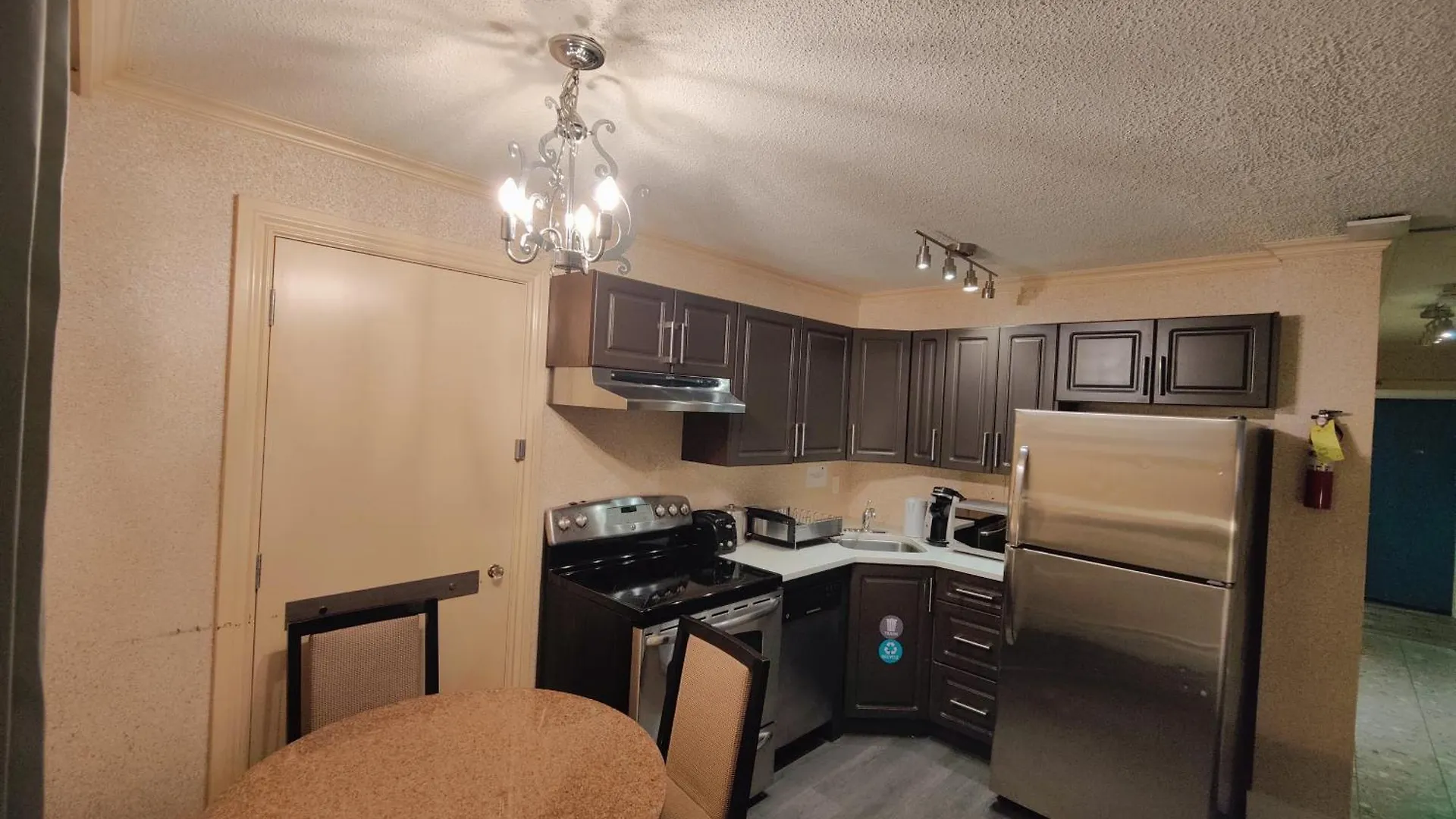 Divya Sutra Suites On Robson Downtown Vancouver 3*,  Canada